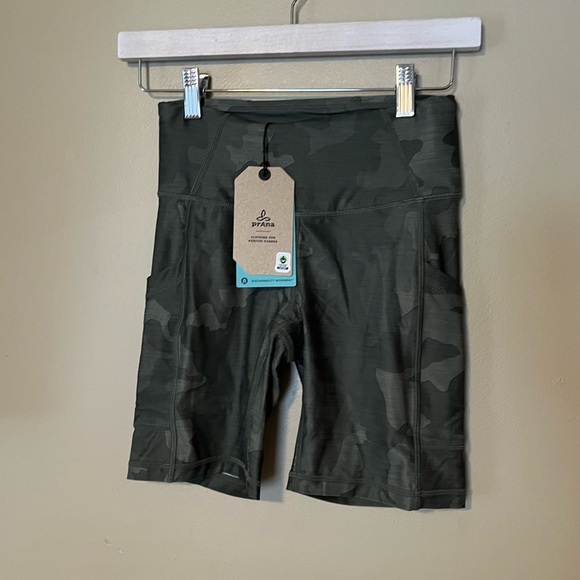 Prana Electa Biker Shorts NEW - Picture 4 of 8